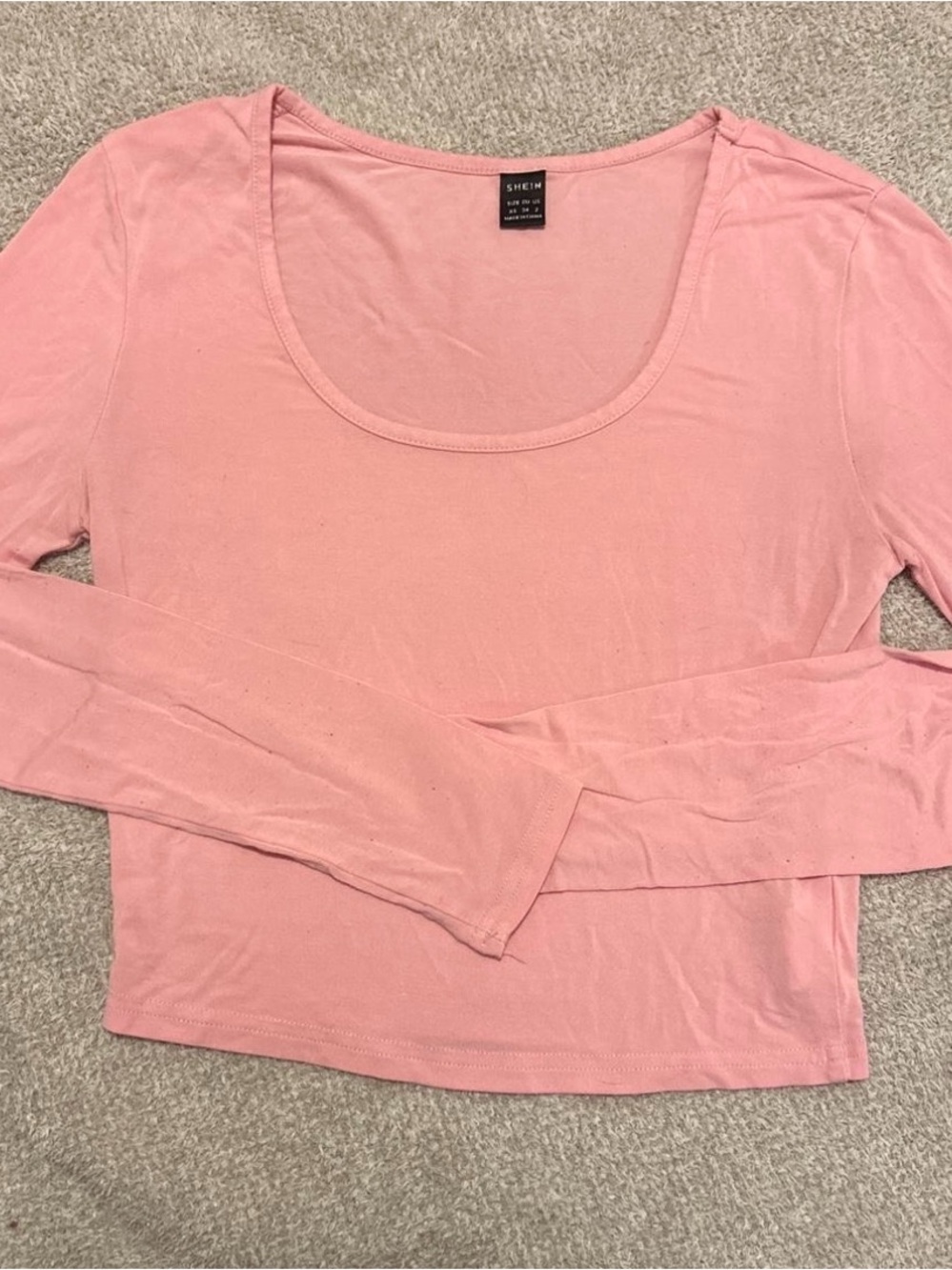 SHEIN Light Pink Scoop Neck Long Sleeve Crop Top